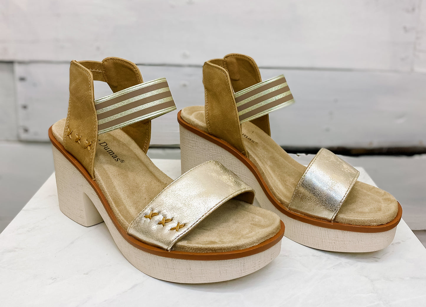 Clue Gold Shoes- Smooth