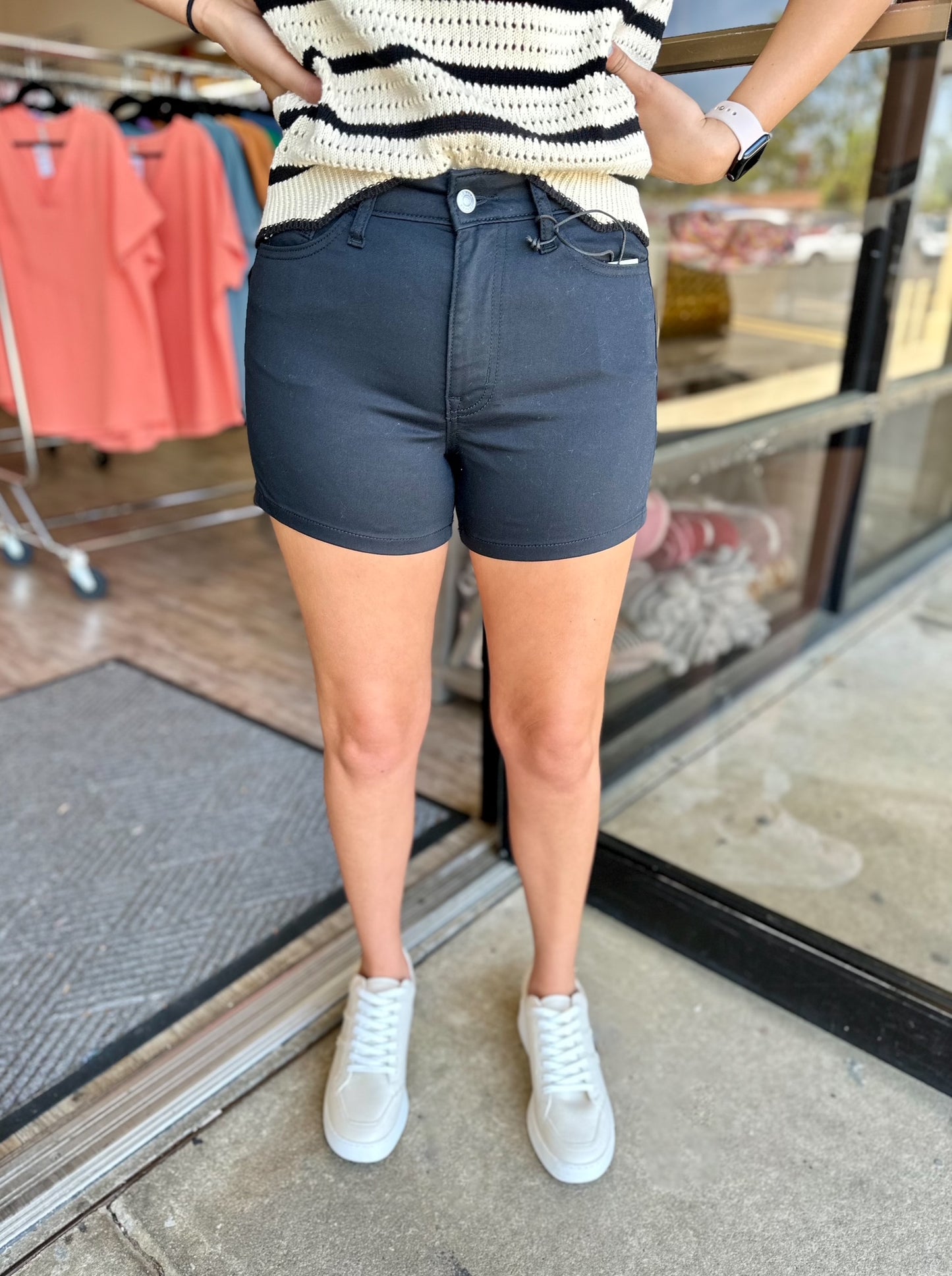 Aria Colored Shorts- Black