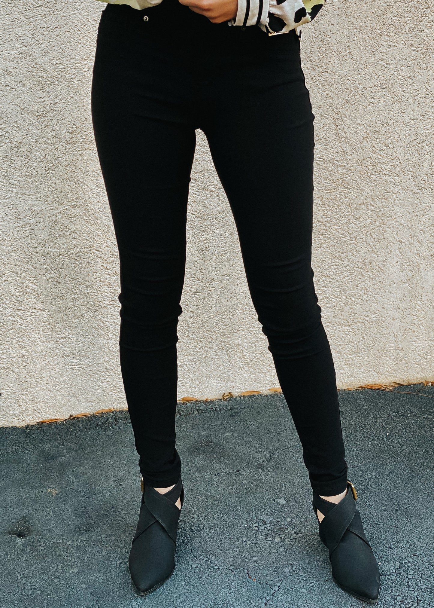 RESTOCK:: Skylar Skinnies - Black