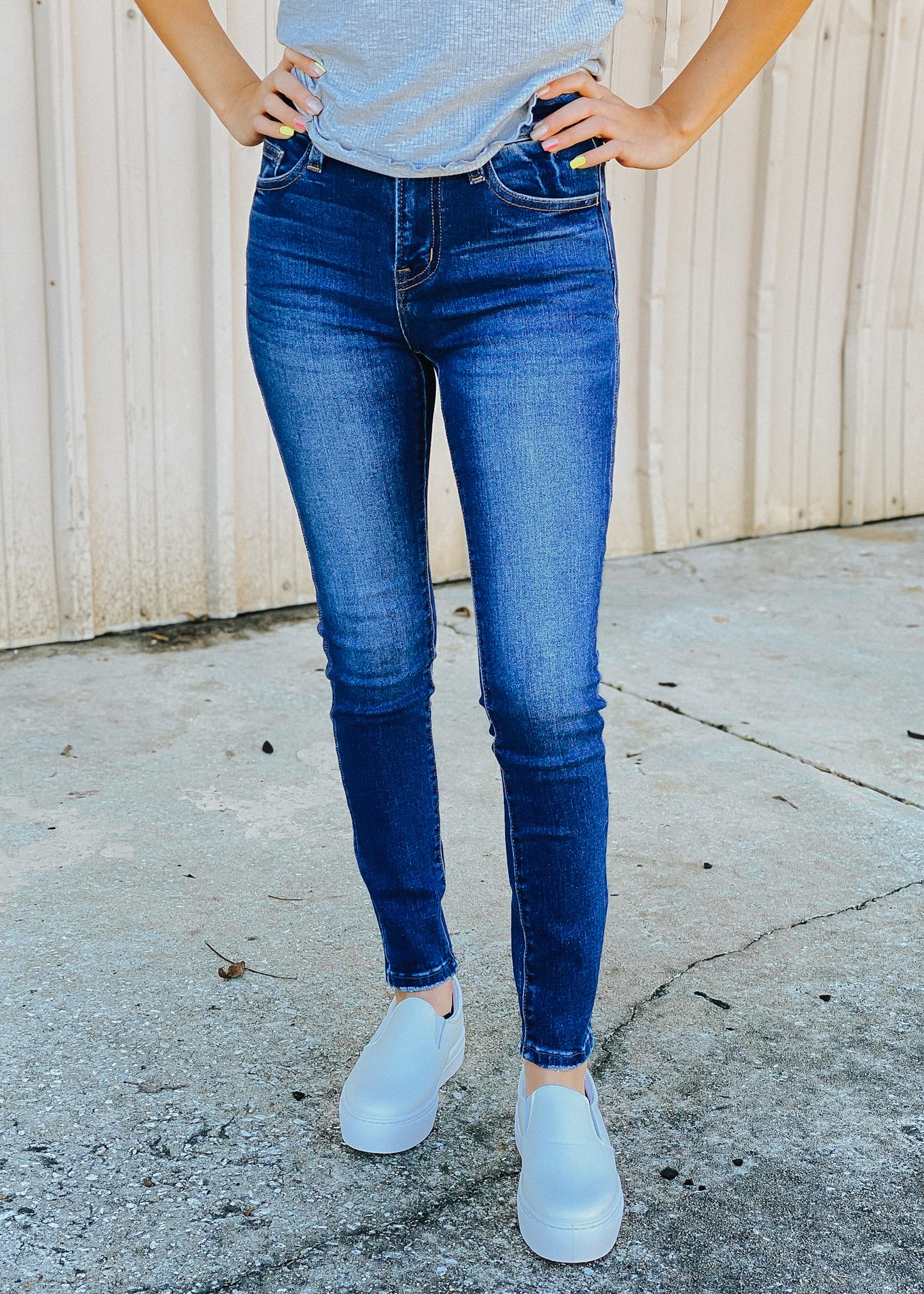 Amber Mid Rise Skinnies