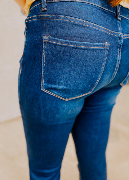 Curvy Amber Mid Rise Skinny