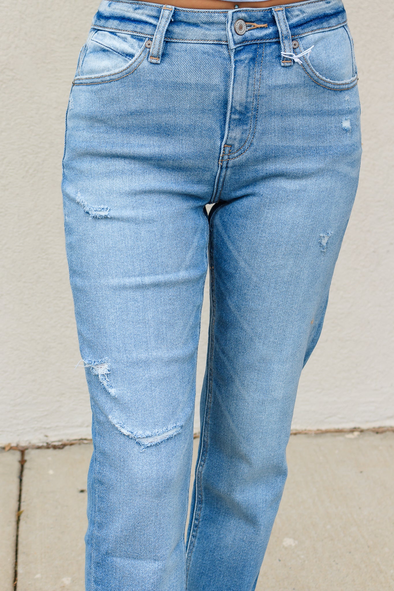 KanCan: High Rise Slim Straight Distressed Denim - Medium Wash