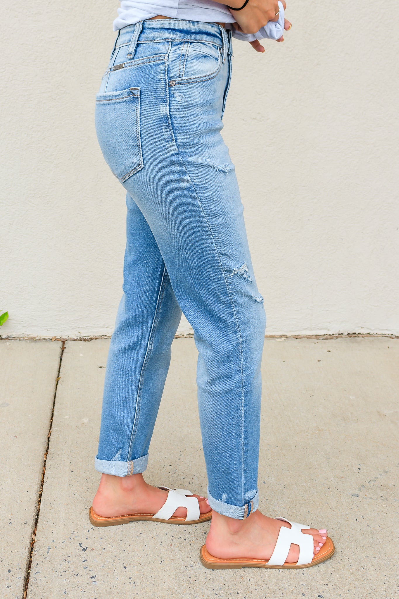 KanCan: High Rise Slim Straight Distressed Denim - Medium Wash