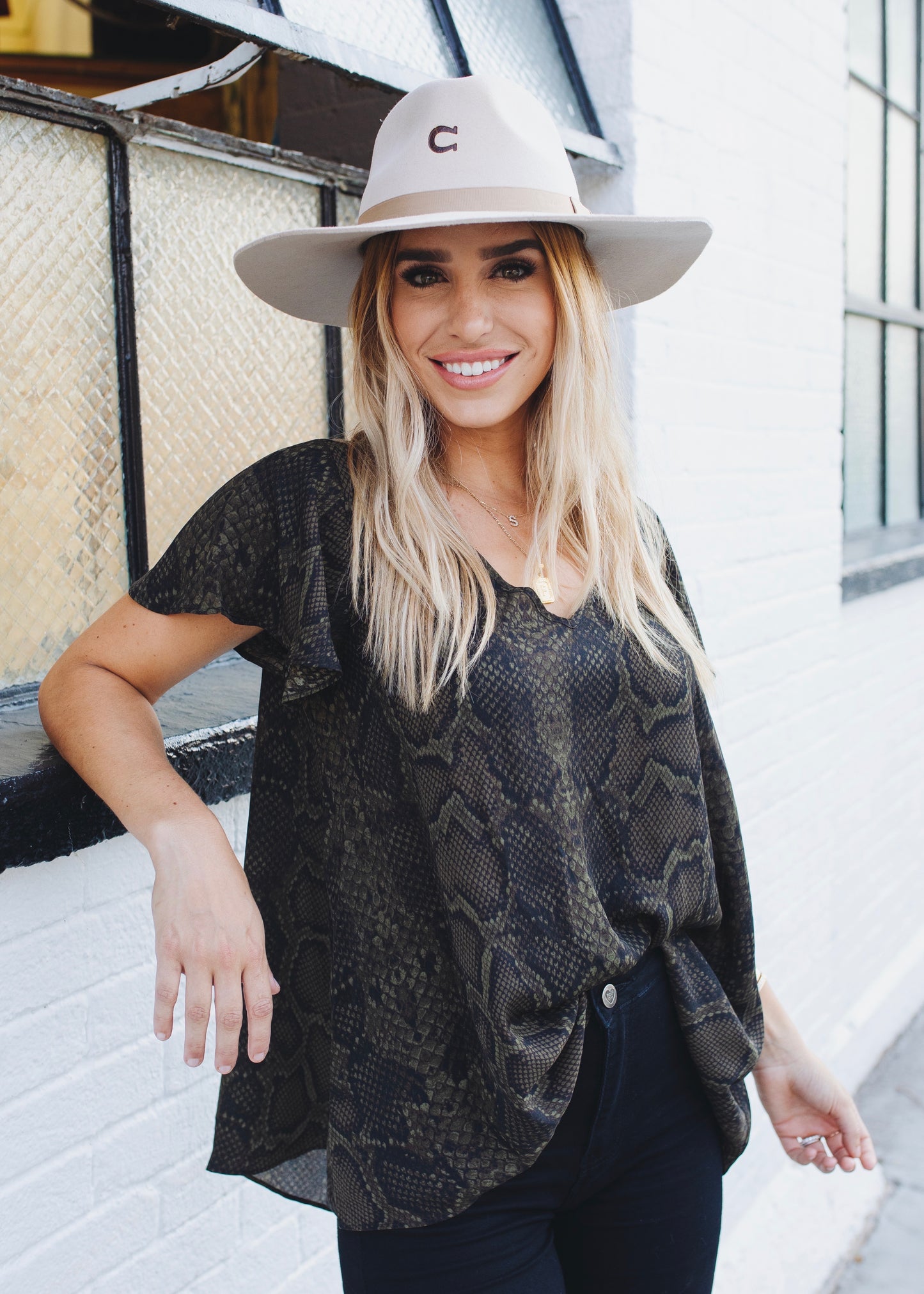 BuddyLove: Avril - Olive